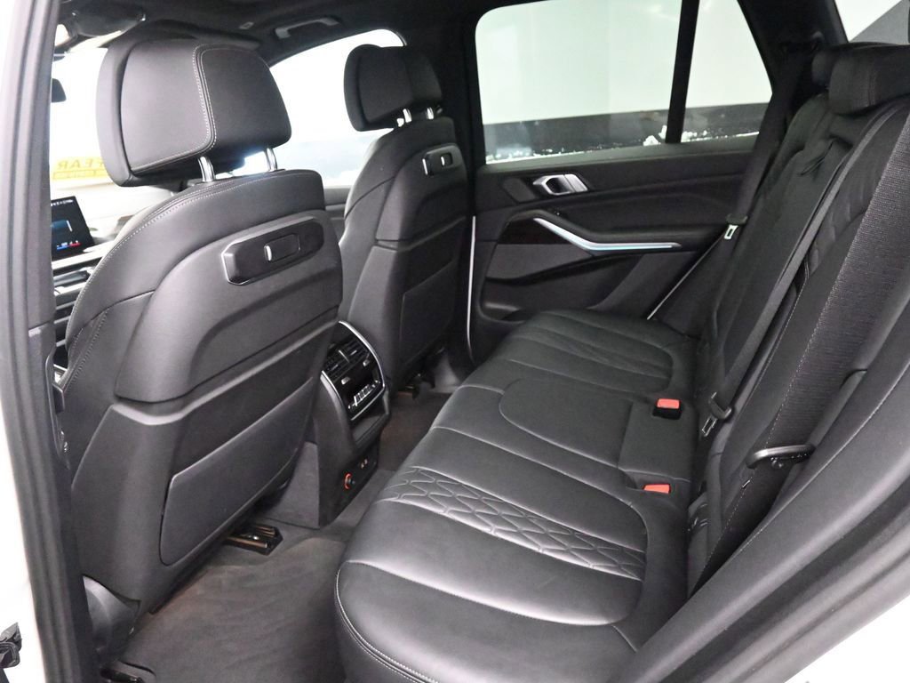 Used 2025 BMW X5 xDrive50e image 17