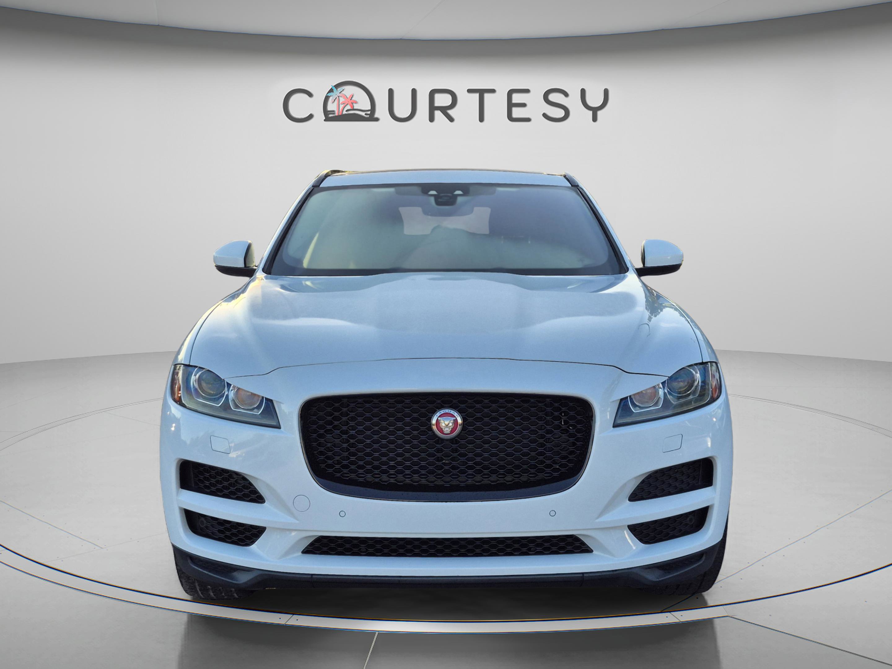 Used 2018 Jaguar F-PACE Premium AWD/4WD image 8
