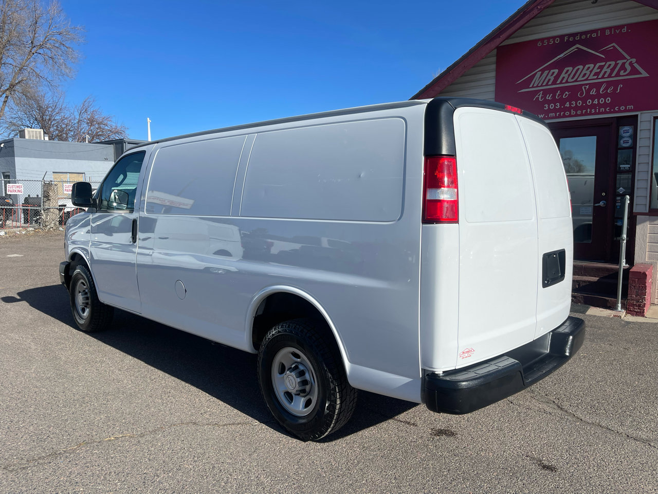 Used 2019 Chevrolet Express 2500 w/ Driver Convenience Package image 7