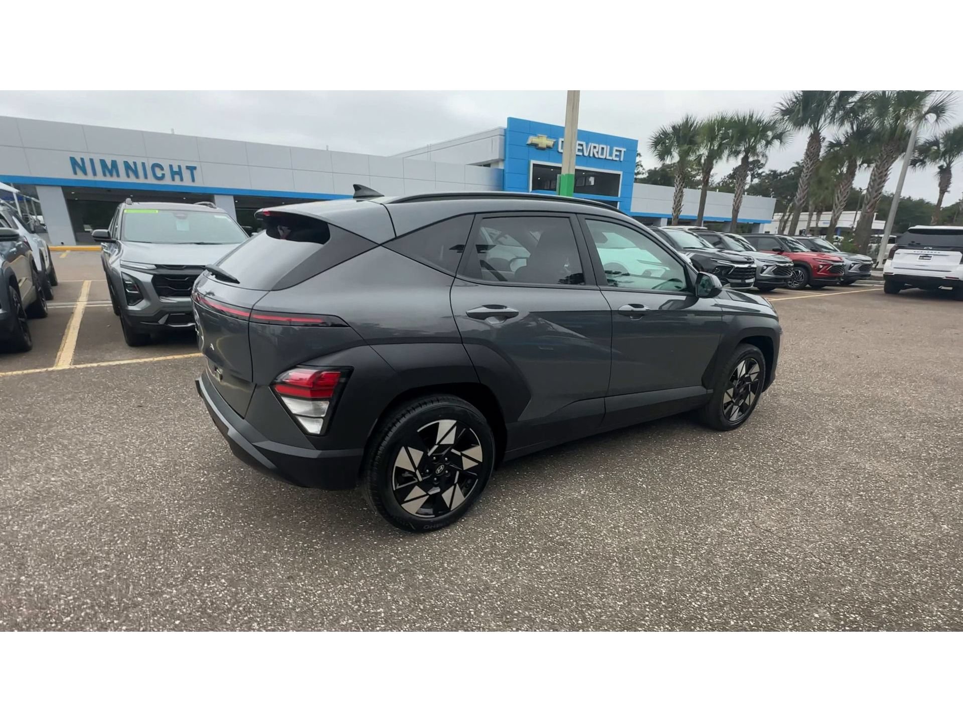 Used 2025 Hyundai Kona SEL FWD image 2