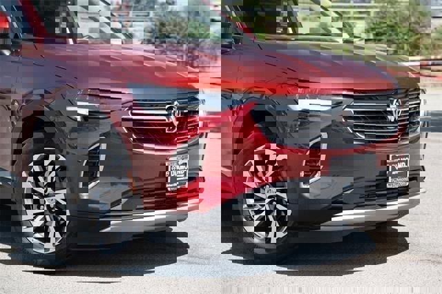 Used 2023 Buick Envision Essence image 9