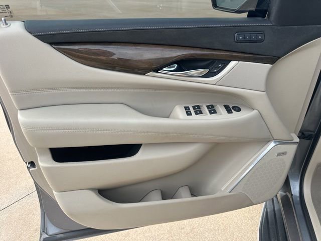 Used 2020 Cadillac Escalade Luxury image 13