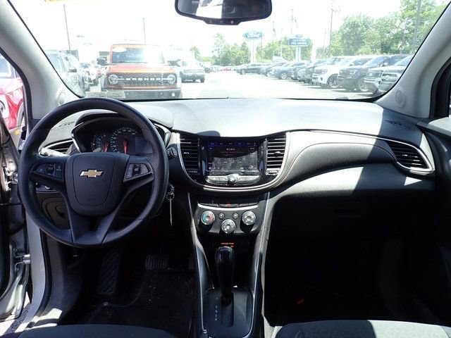 Used 2020 Chevrolet Trax LS w/ Tint and Cruise Package AWD/4WD image 13