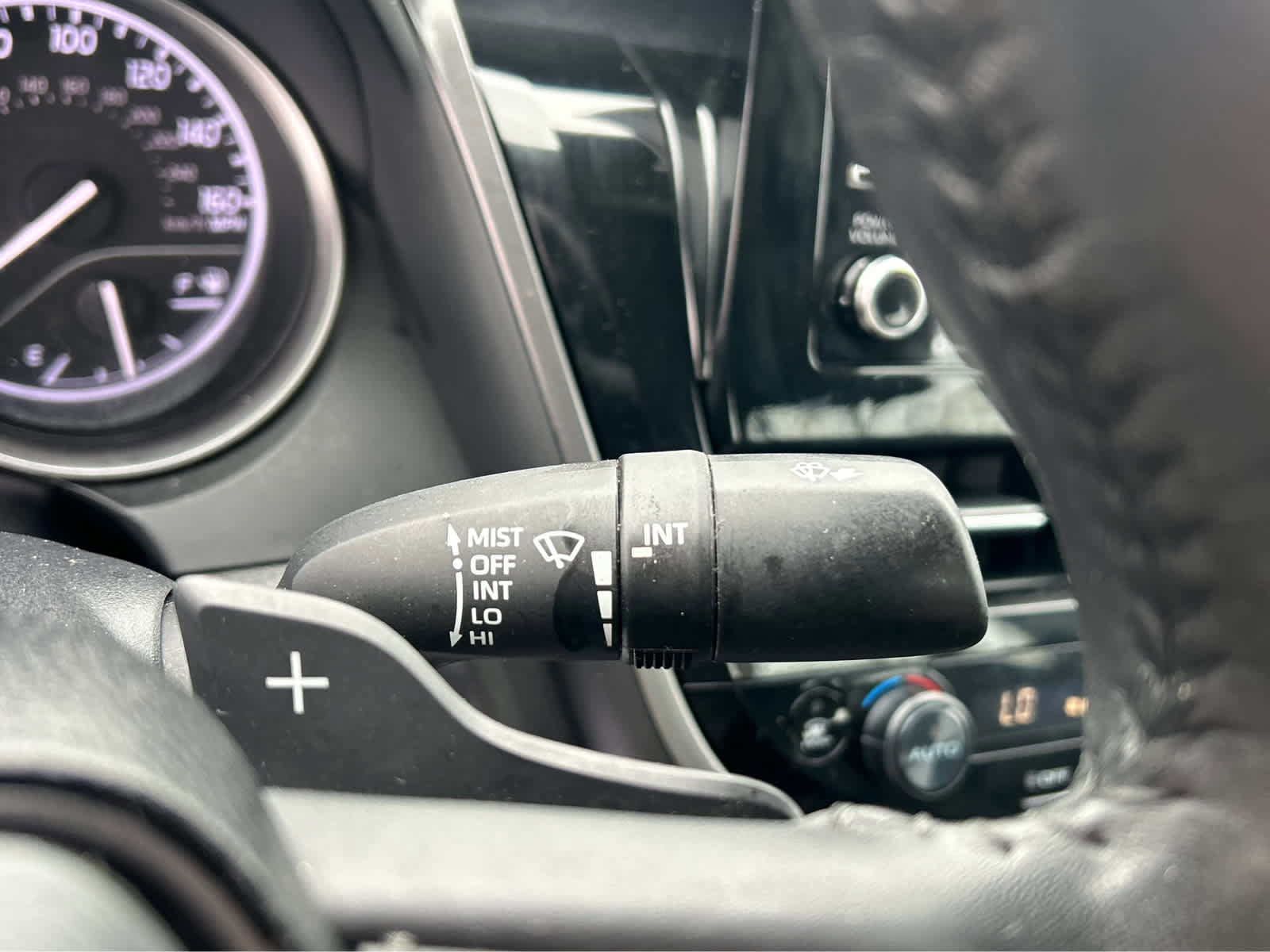 Used 2023 Toyota Camry SE image 18