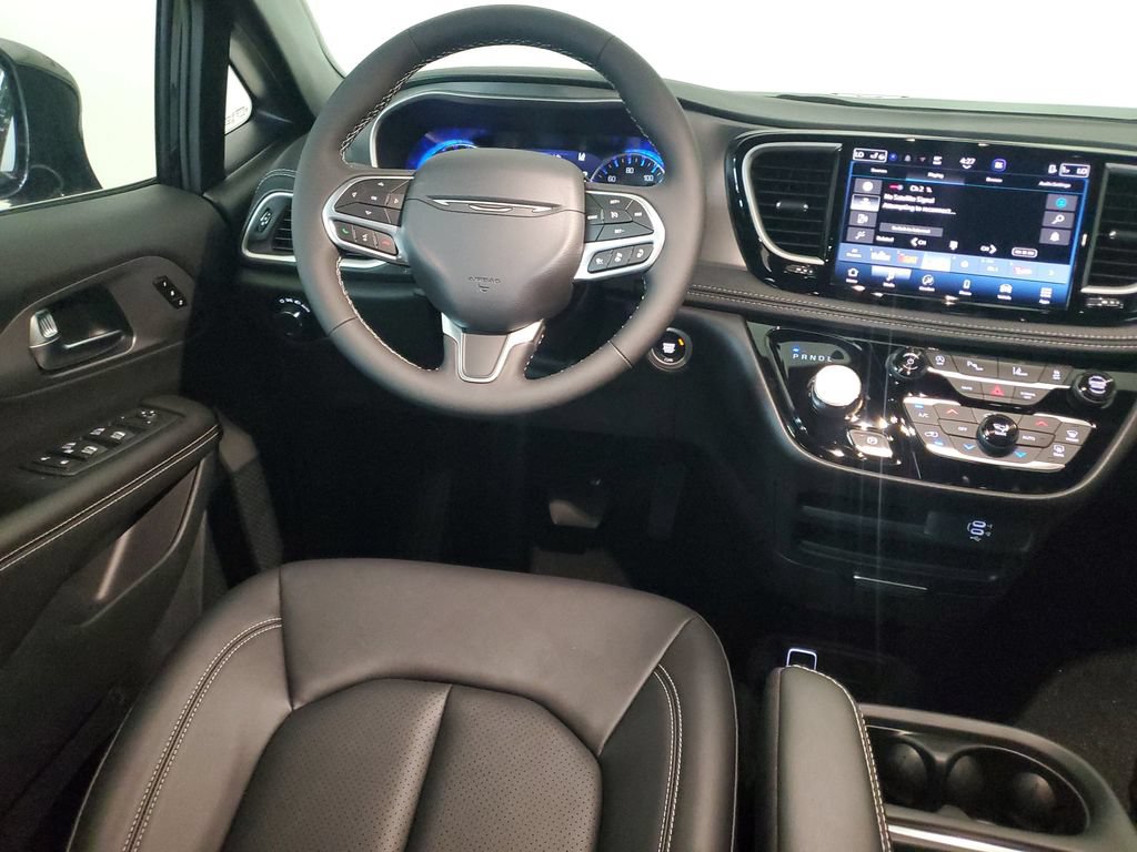 New 2027 Chrysler Pacifica Select FWD image 23