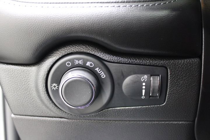 Used 2024 Dodge Durango SXT image 42