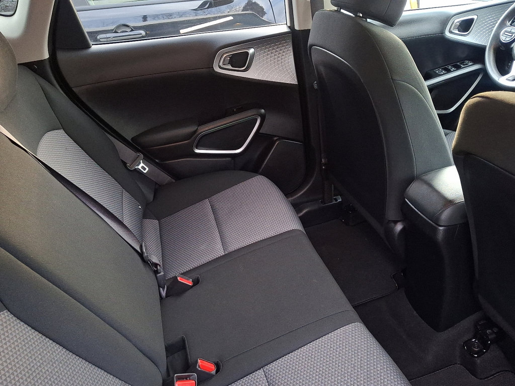 Used 2023 Kia Soul LX image 15
