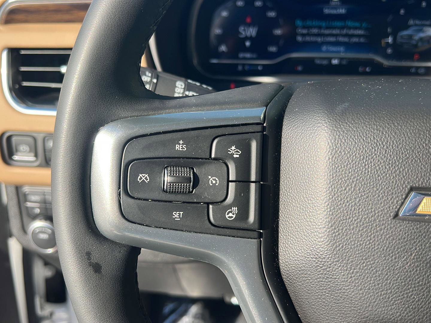 Used 2023 Chevrolet Tahoe Premier AWD/4WD image 23