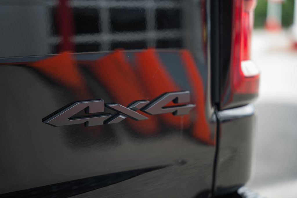 New 2026 RAM 1500 Laramie AWD/4WD image 10