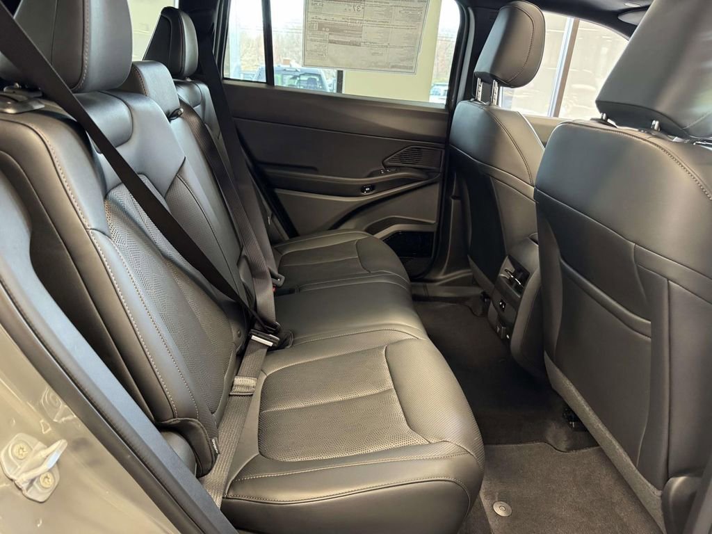 New 2026 Jeep Cherokee Overland image 12