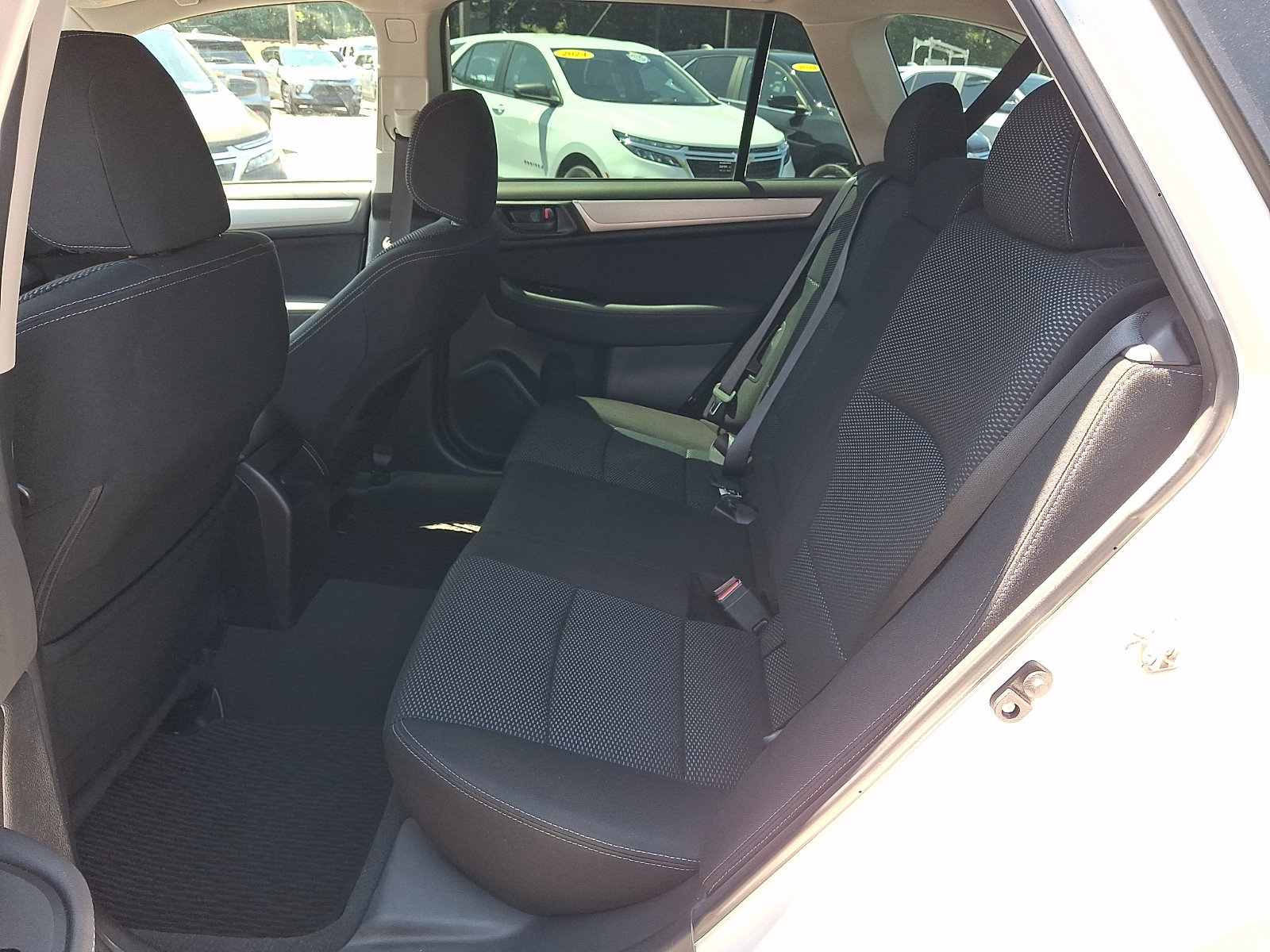 Used 2018 Subaru Outback 2.5i AWD/4WD image 10