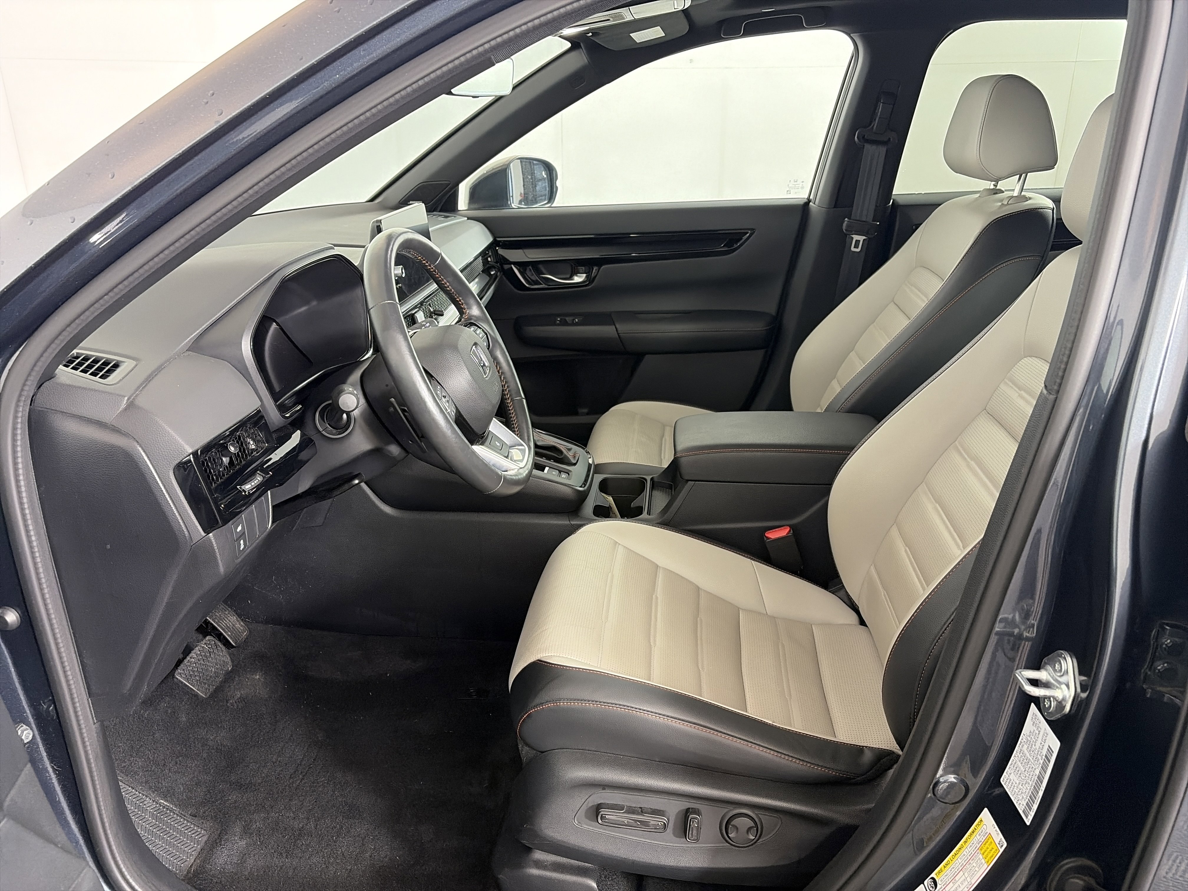 Used 2024 Honda CR-V Sport Touring image 6