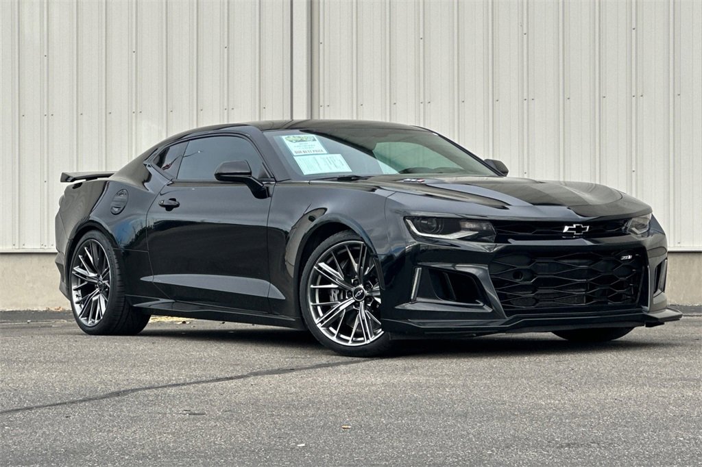 Used 2020 Chevrolet Camaro ZL1 image 2