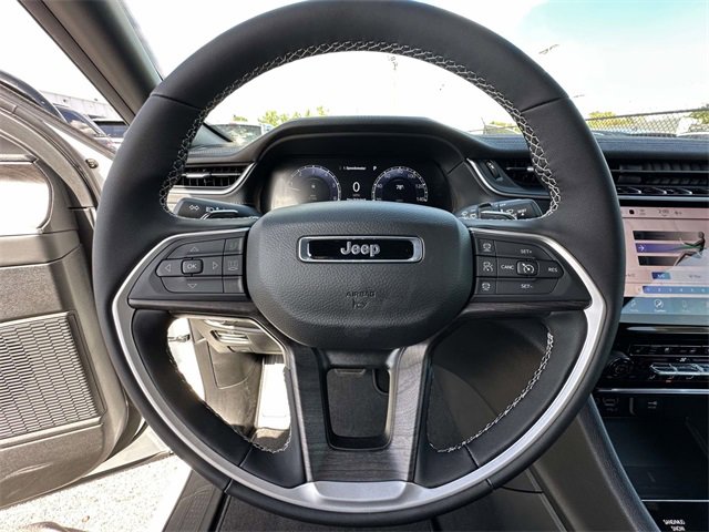 New 2025 Jeep Grand Cherokee Limited image 24