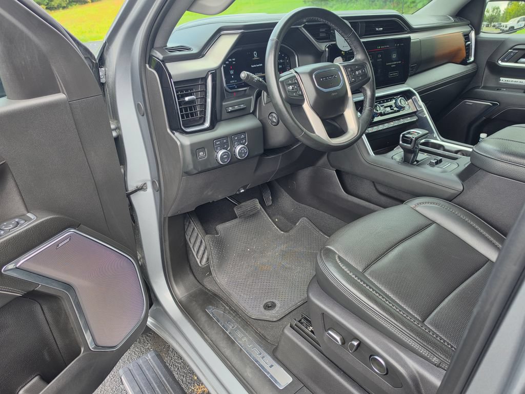 Used 2015 GMC Yukon Denali w/ Premium Package AWD/4WD image 7