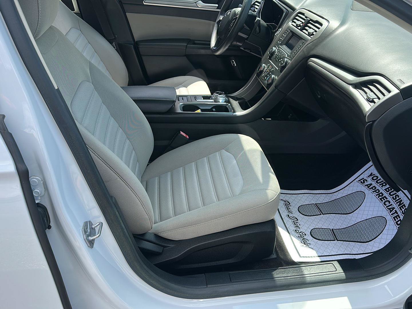 Used 2018 Ford Fusion S FWD image 9