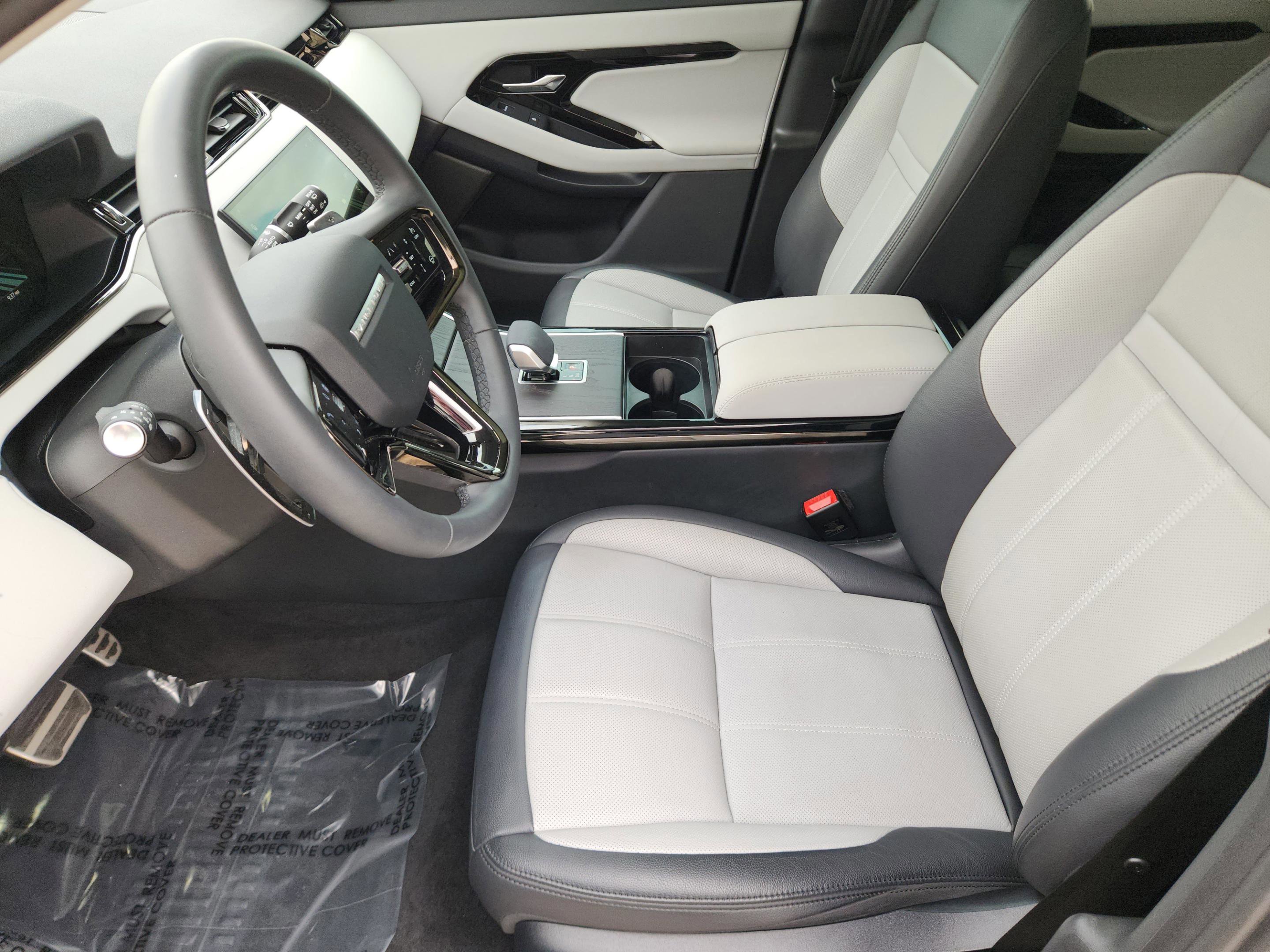 Certified 2024 Land Rover Range Rover Evoque Dynamic SE AWD/4WD image 8