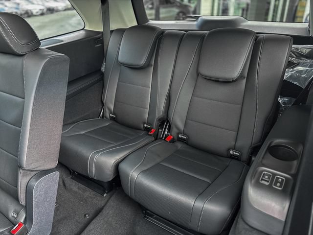 New 2026 Mercedes-Benz GLS 450 4MATIC image 34
