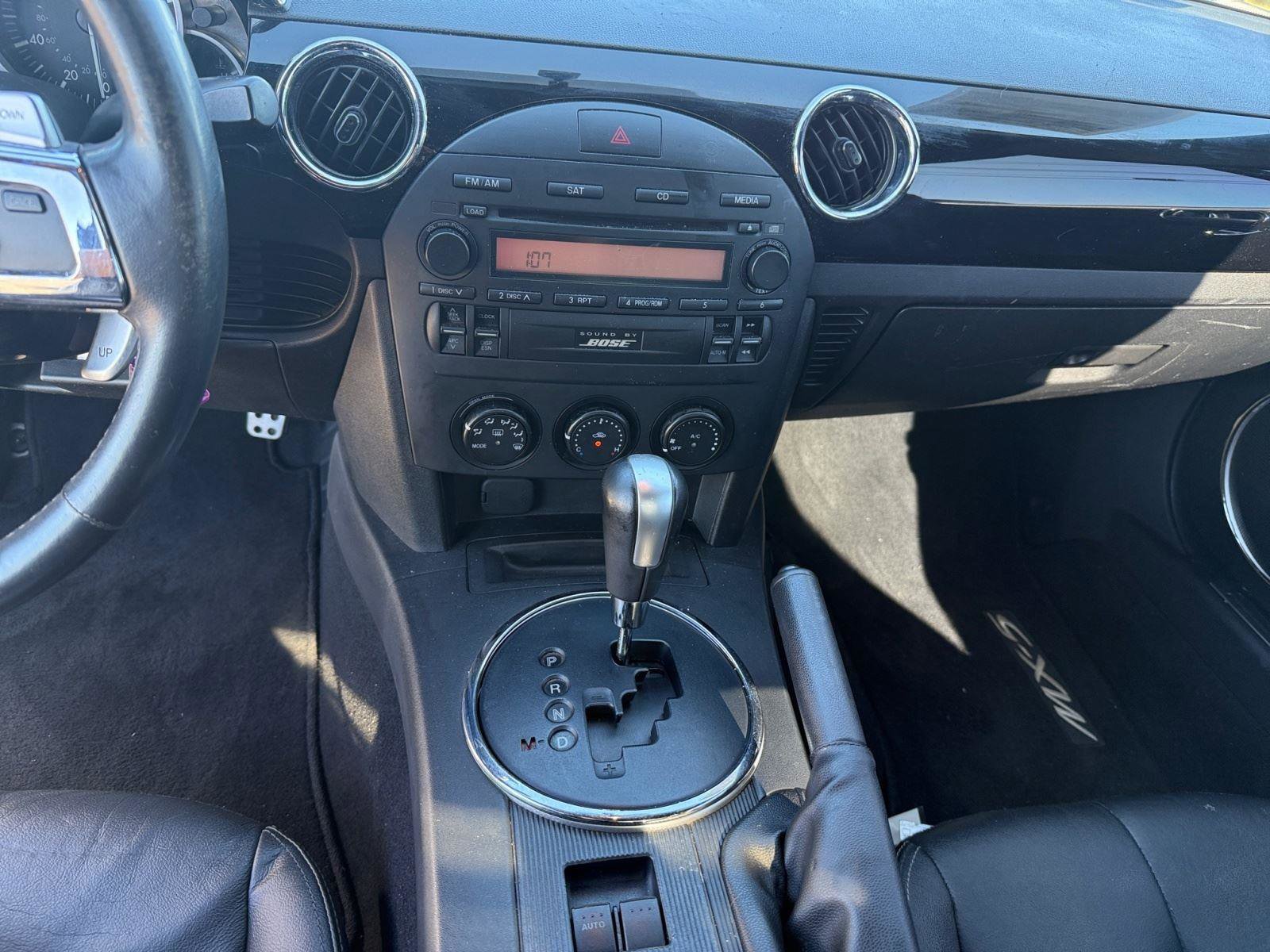 Used 2006 MAZDA MX-5 Miata Grand Touring w/ Premium Pkg image 15