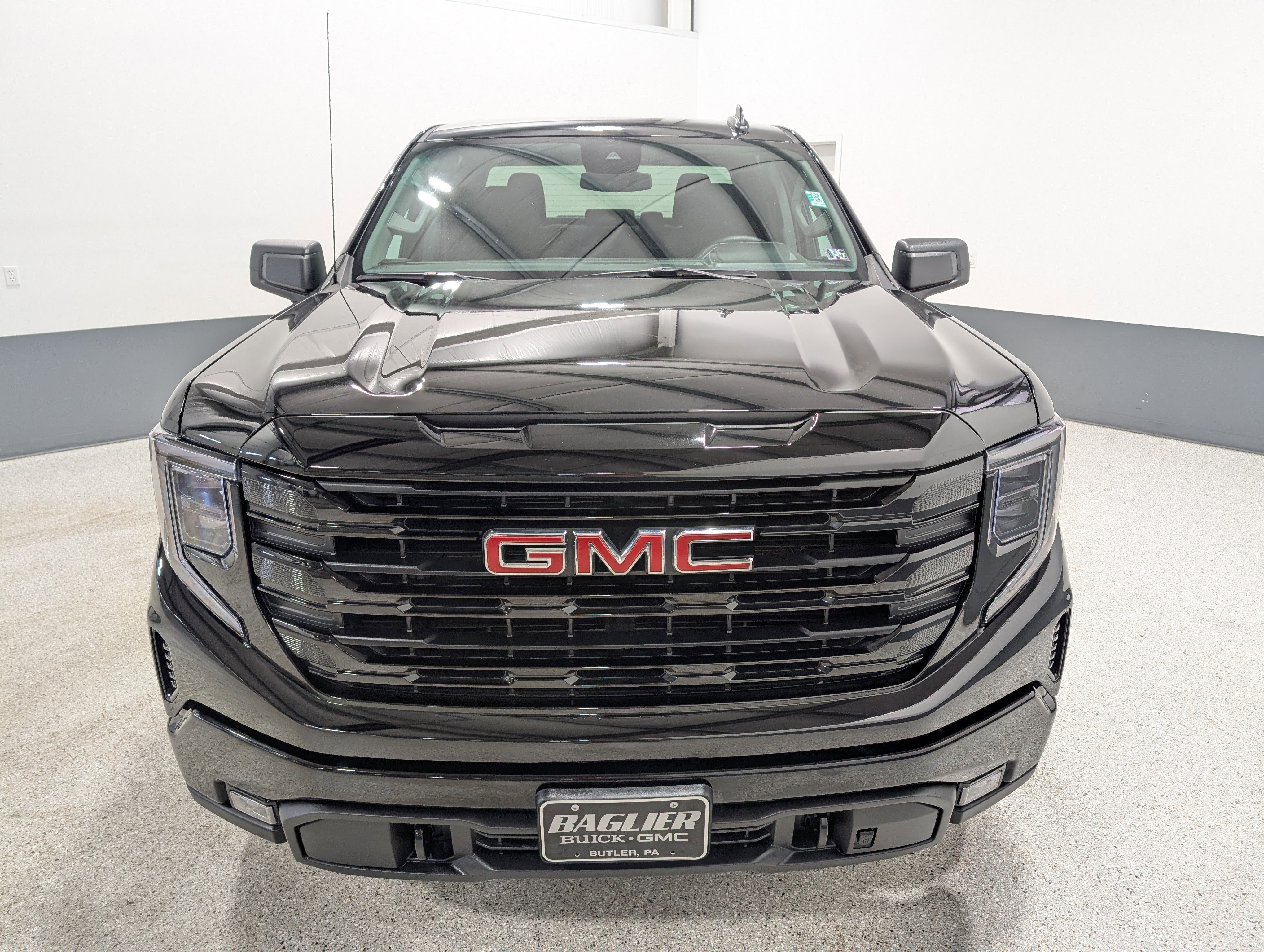 Used 2025 GMC Sierra 1500 Elevation image 8
