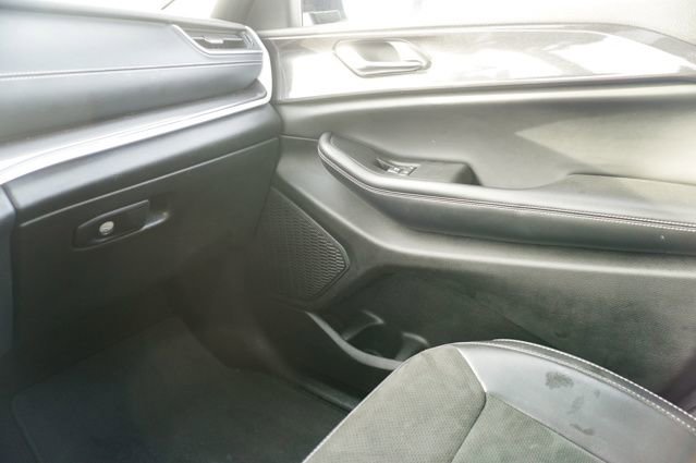 Used 2023 Jeep Grand Cherokee Altitude image 28