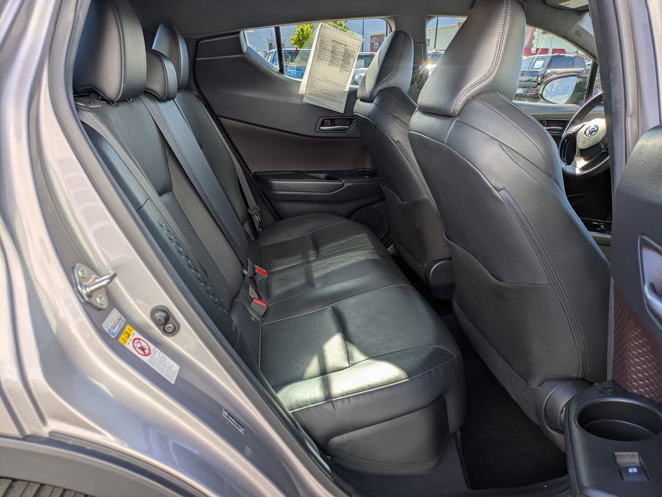 Used 2019 Toyota C-HR Limited FWD image 31