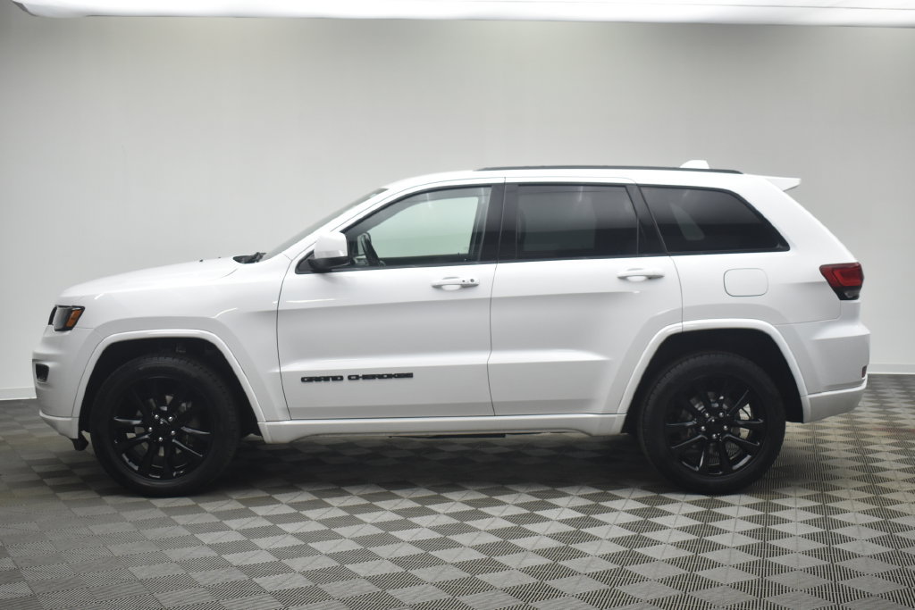 Used 2020 Jeep Grand Cherokee Altitude AWD/4WD image 8