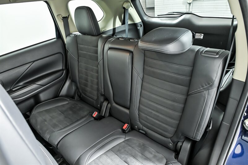 Used 2020 Mitsubishi Outlander SE FWD image 18