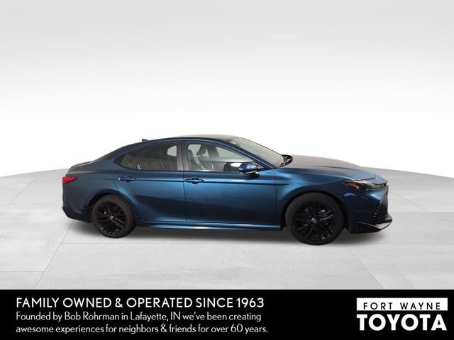 Used 2025 Toyota Camry SE FWD image 5