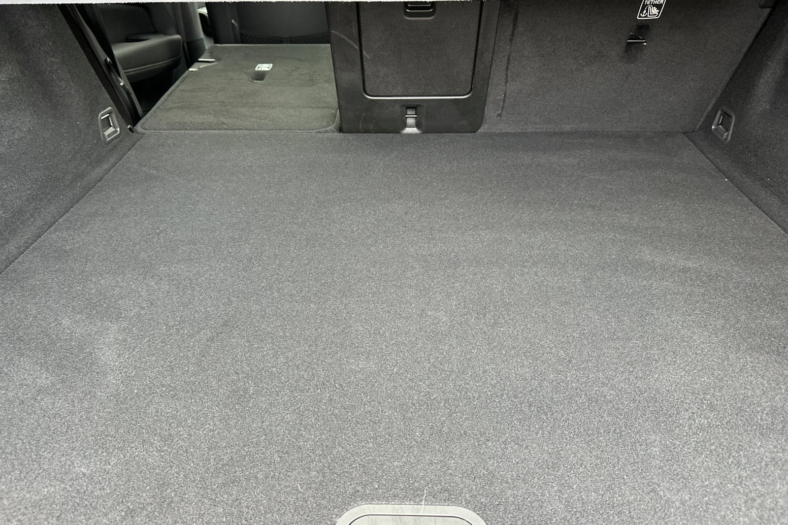 Certified 2024 Volvo XC60 B5 Ultimate w/ Protection Package Premier image 18