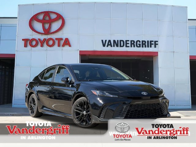 Certified 2025 Toyota Camry SE FWD image 1