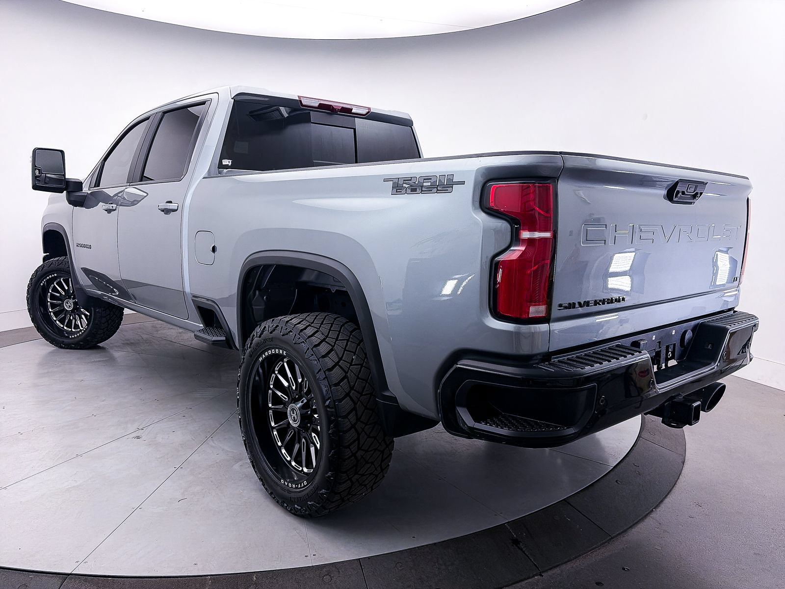 Used 2025 Chevrolet Silverado 2500 LT w/ Trail Boss Package AWD/4WD image 3