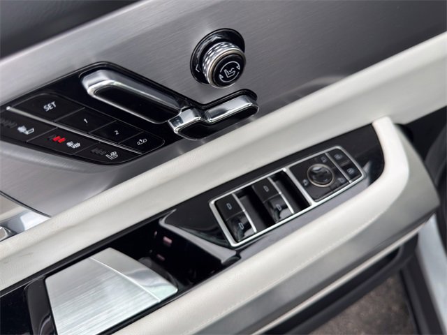 Used 2026 Cadillac Vistiq Sport image 12