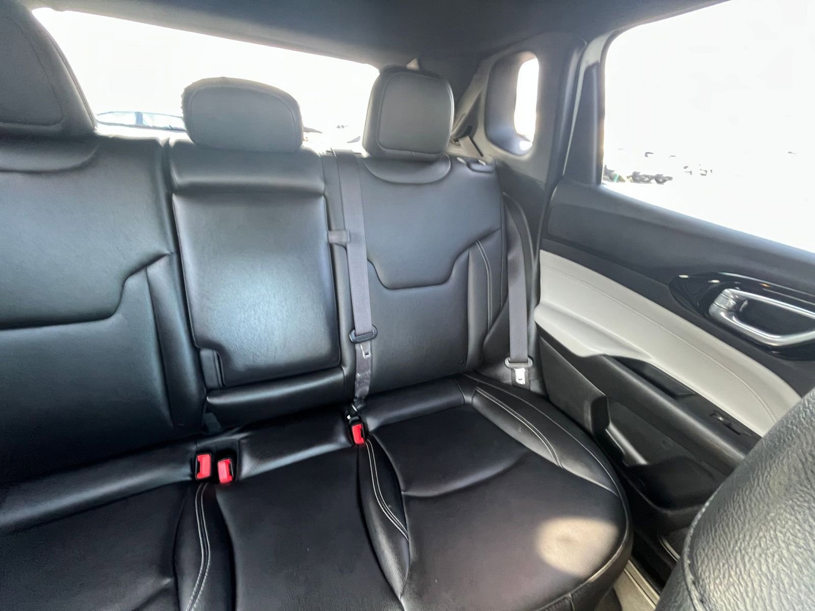 Used 2025 Jeep Compass Limited image 38