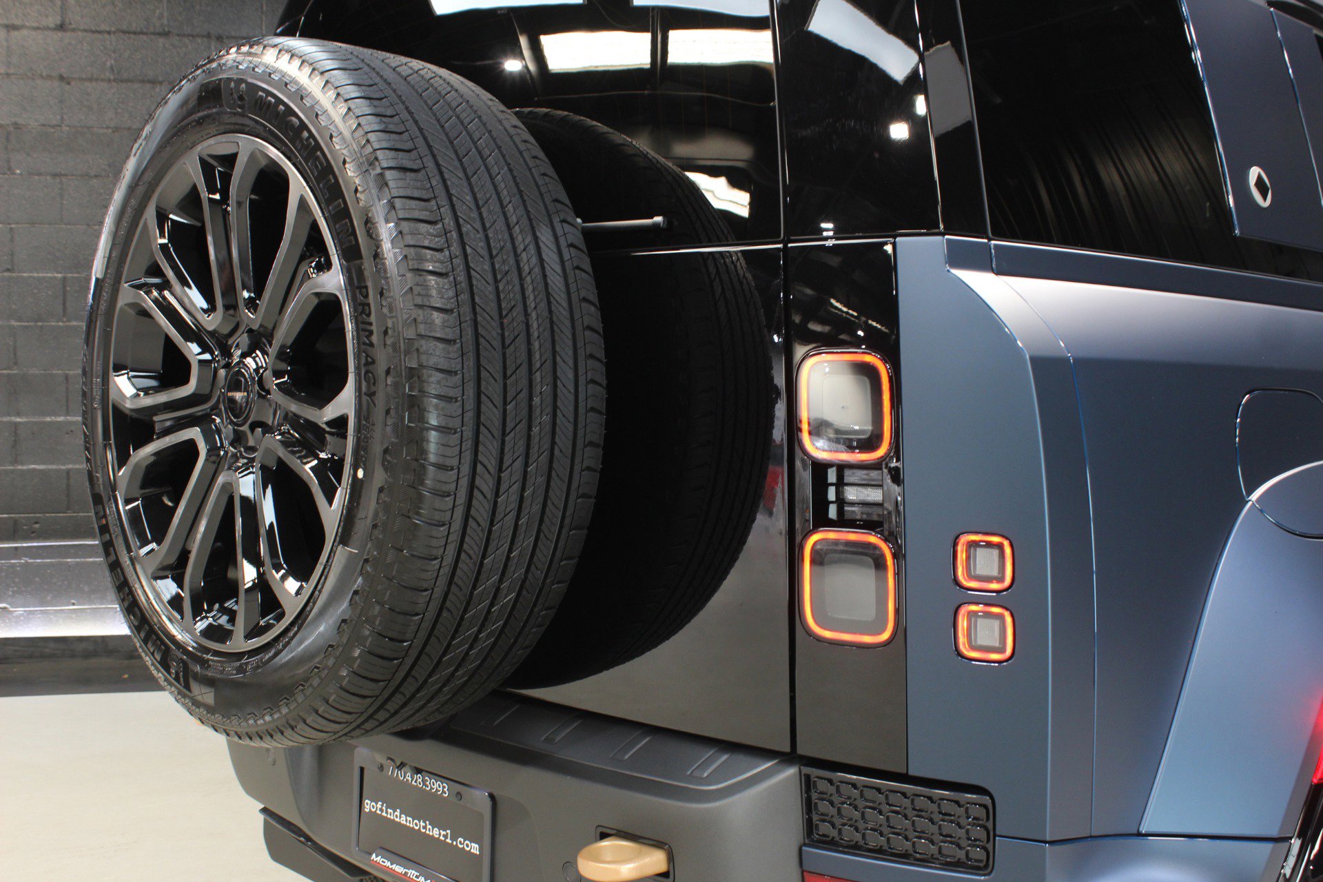 Used 2026 Land Rover Defender 110 OCTA image 17