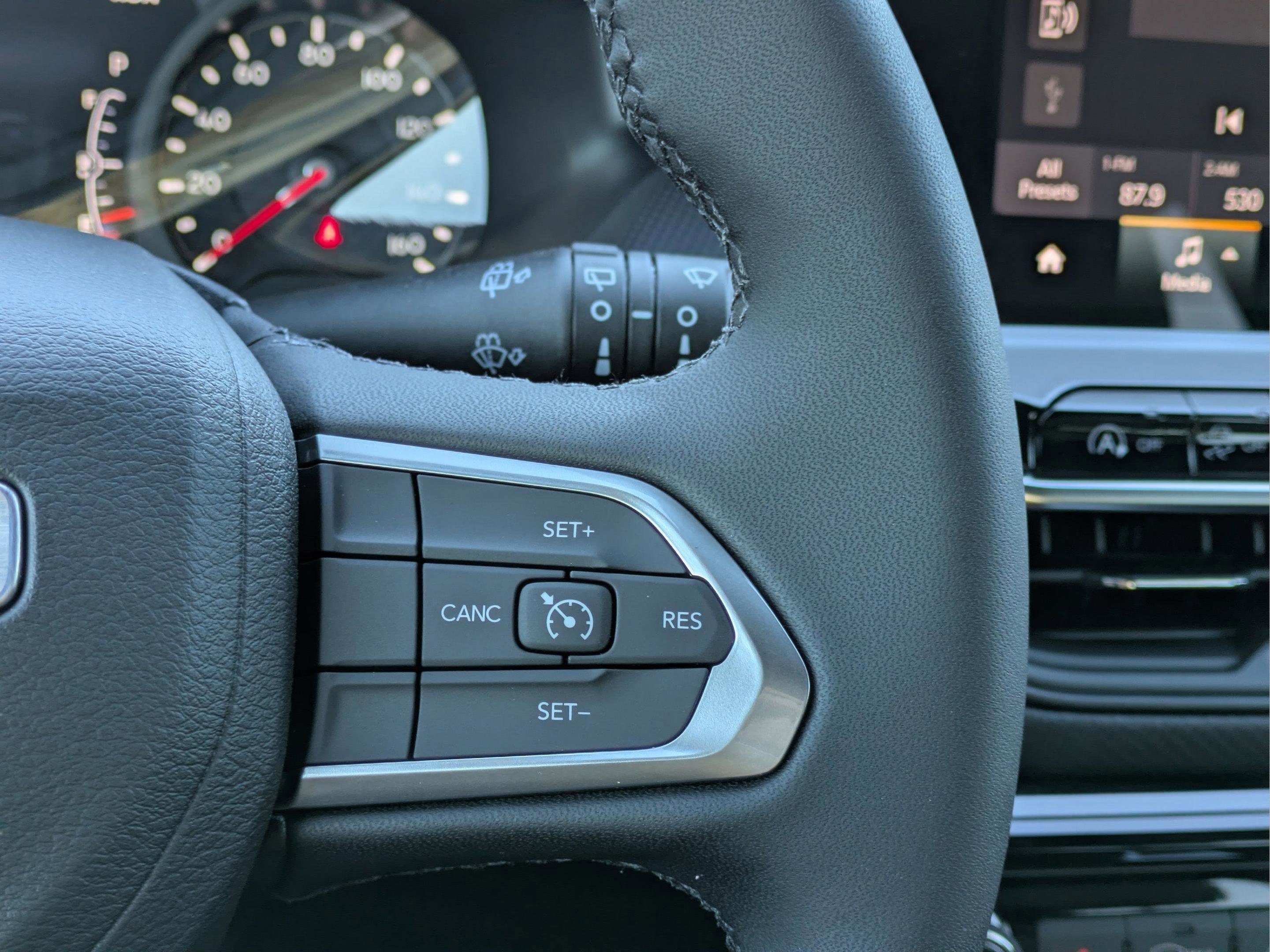 New 2026 Jeep Compass Latitude w/ Sun and Sound Group image 30