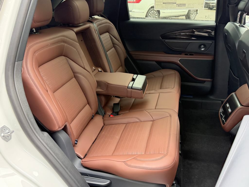 New 2026 Lincoln Nautilus Reserve AWD/4WD image 18