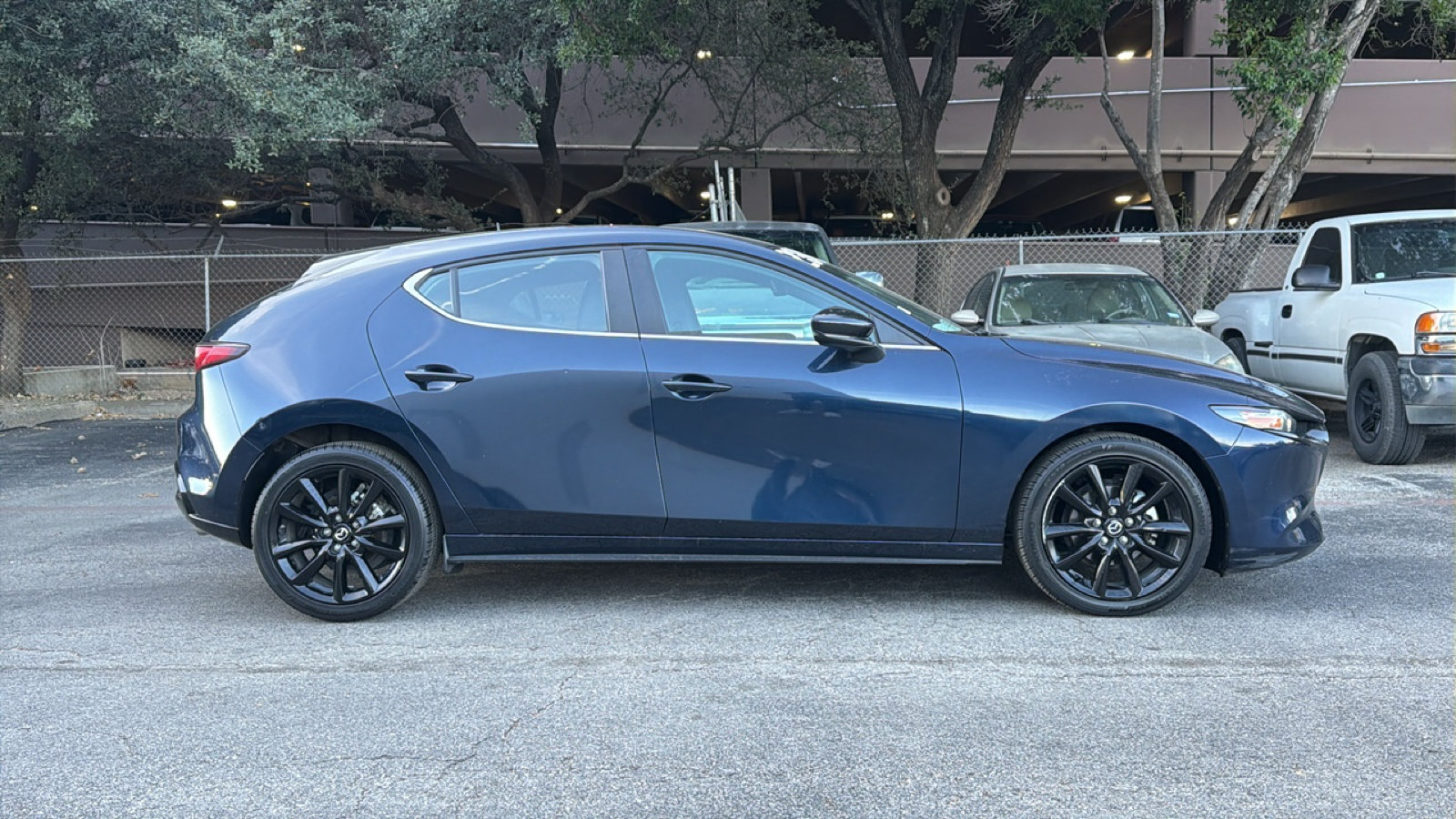 Certified 2025 MAZDA MAZDA3 s Sport FWD image 3