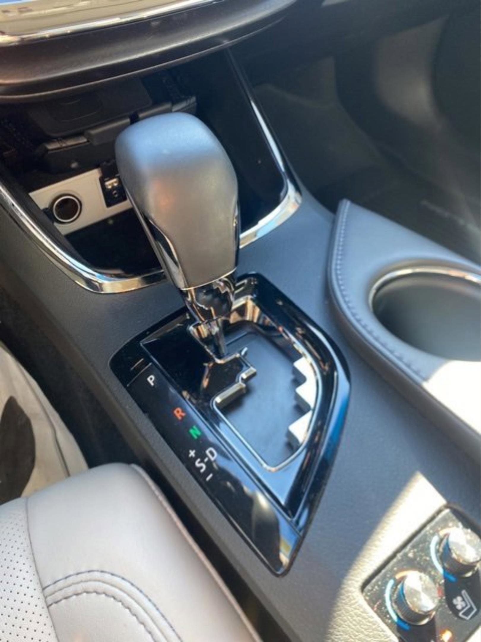 Used 2017 Toyota Avalon Limited image 28