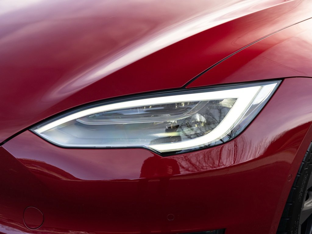 Used 2022 Tesla Model S Plaid image 15