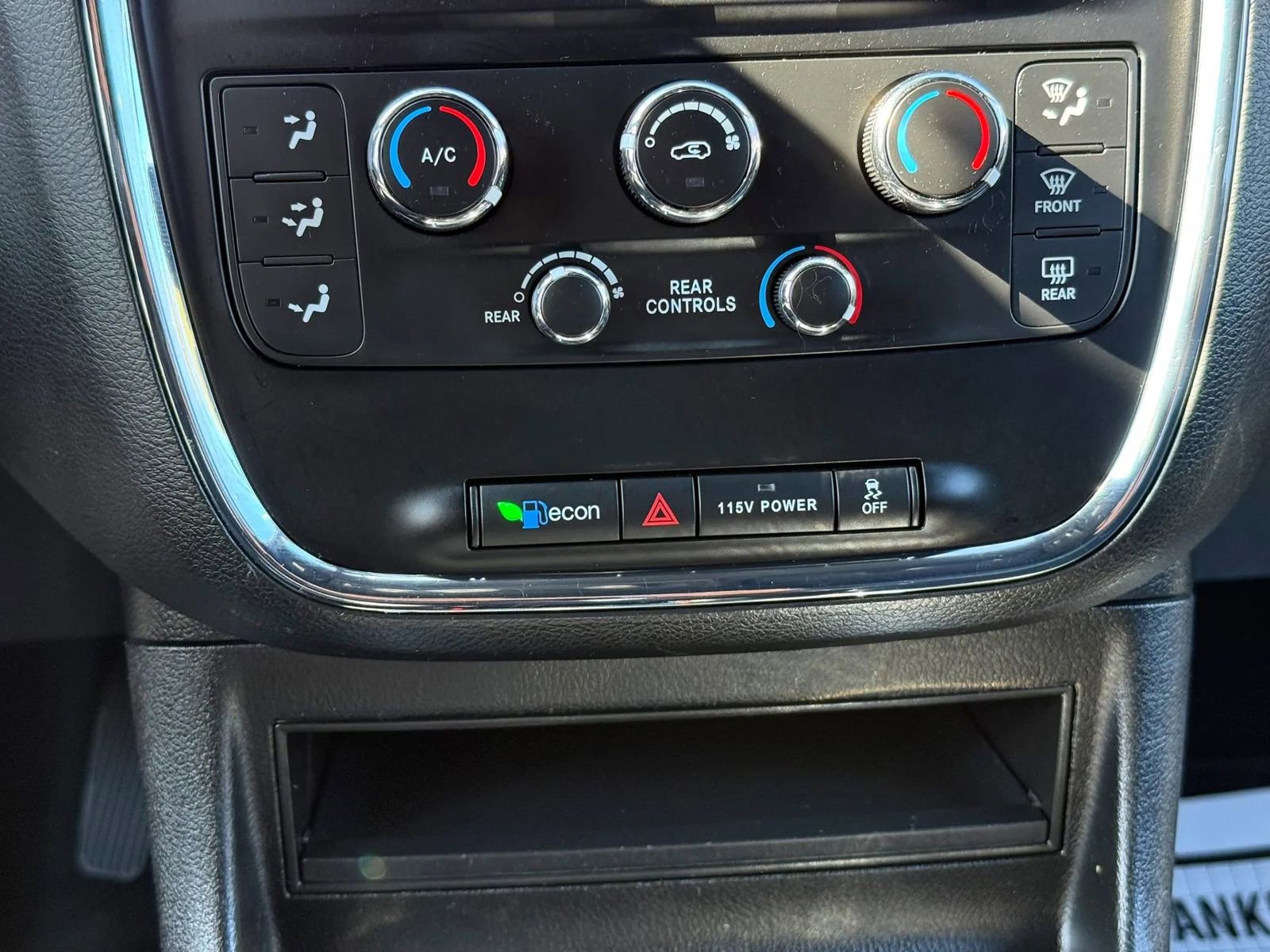 Used 2015 Dodge Grand Caravan SXT FWD image 34