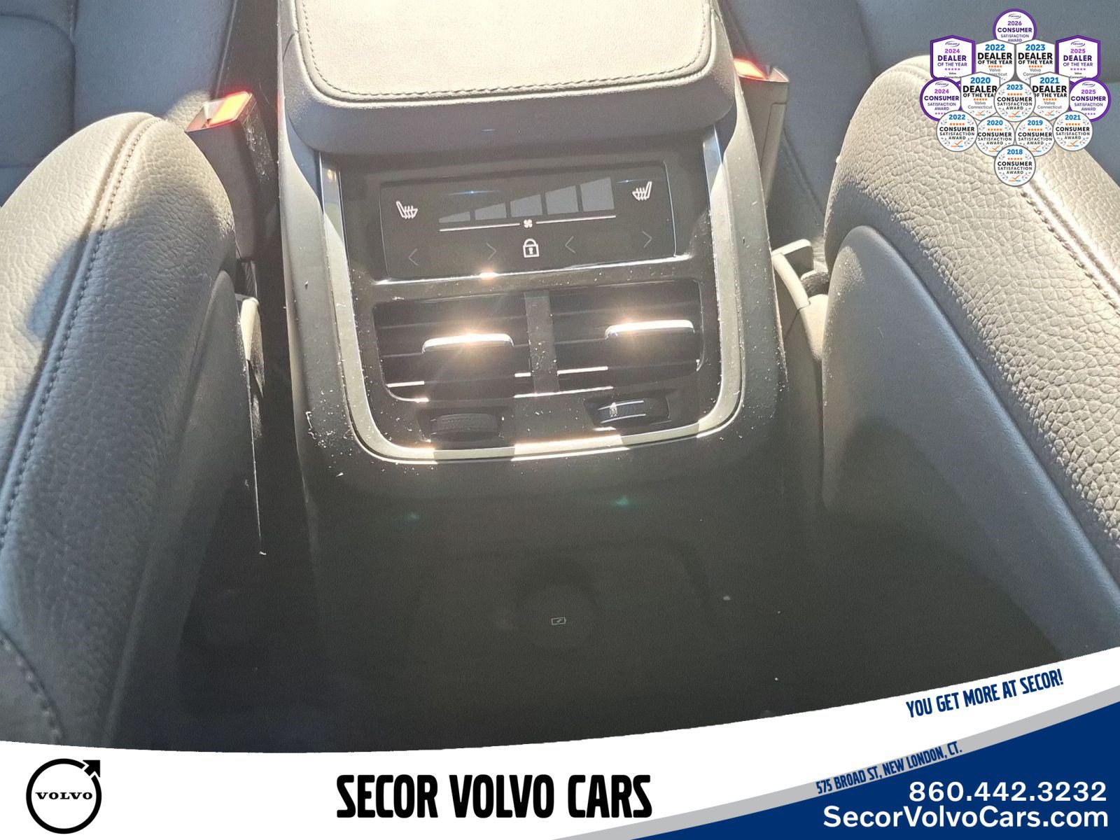 Used 2024 Volvo XC90 T8 Plus w/ Protection Package Premier AWD/4WD image 19