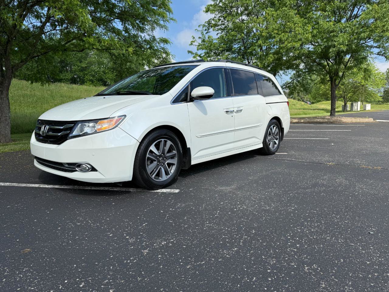 Used 2014 Honda Odyssey Touring Elite image 19