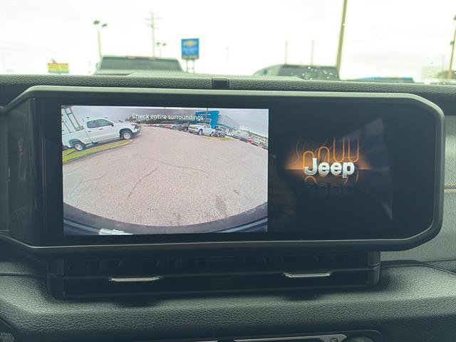 Used 2025 Jeep Wrangler Sport AWD/4WD image 18