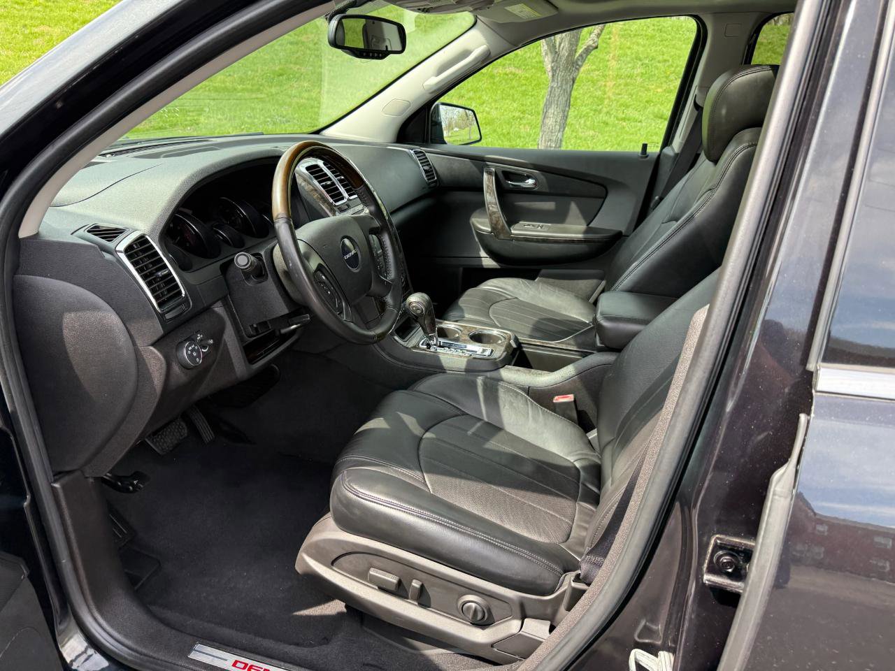 Used 2011 GMC Acadia Denali AWD/4WD image 9