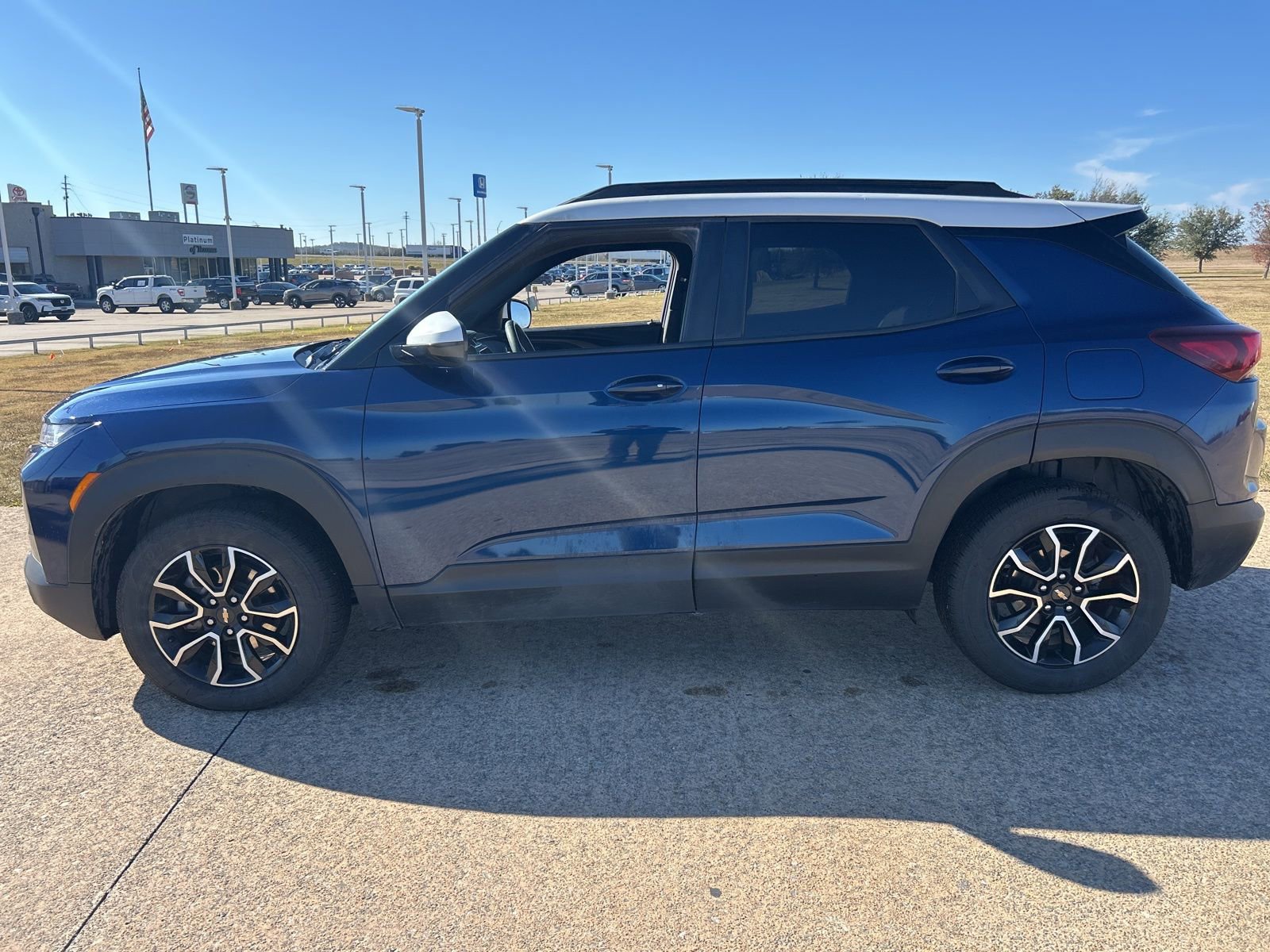 Used 2022 Chevrolet TrailBlazer ACTIV w/ Sun and Liftgate Package image 6