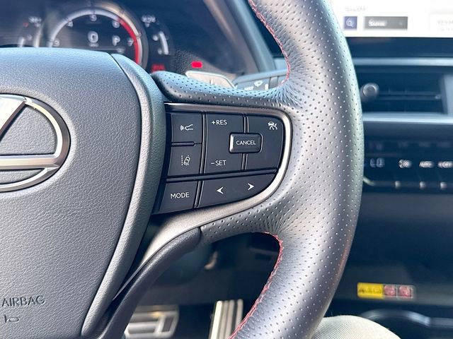 Used 2023 Lexus UX 250h F Sport AWD/4WD image 38