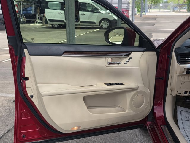 Used 2013 Lexus ES 350 w/ Luxury Pkg image 10