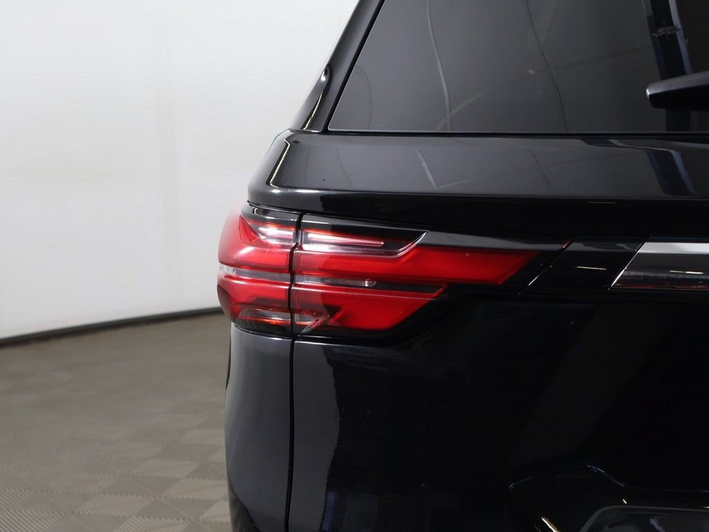 Used 2022 Chevrolet Traverse LT image 17