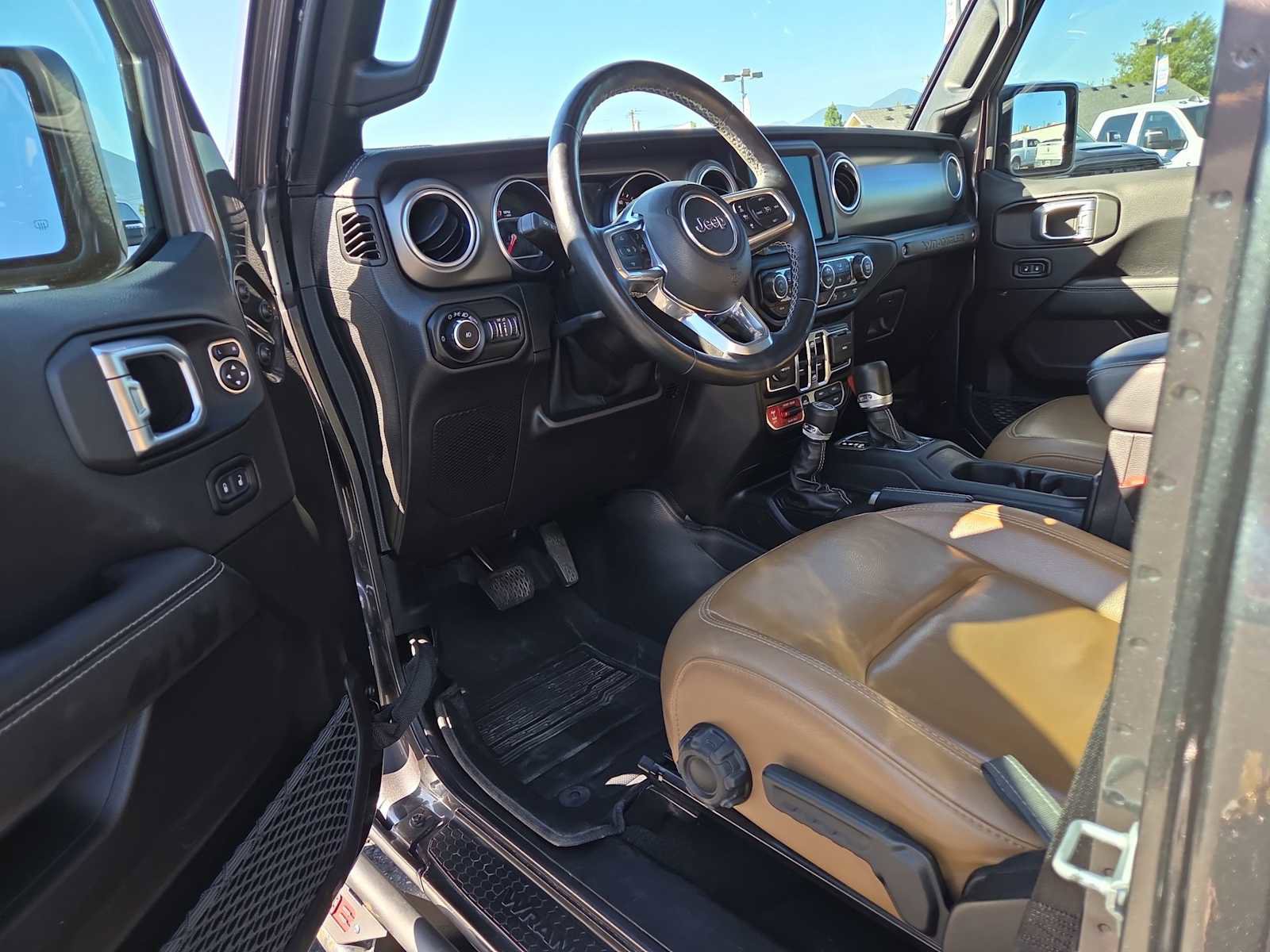 Used 2021 Jeep Wrangler Unlimited Rubicon w/ Uconnect 4C Nav & Sound Group AWD/4WD image 10